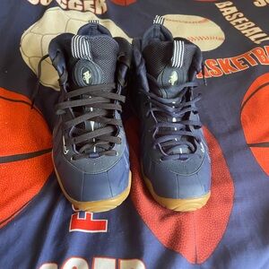 Nike Blue and Black Sneakers Modern Athletic Design